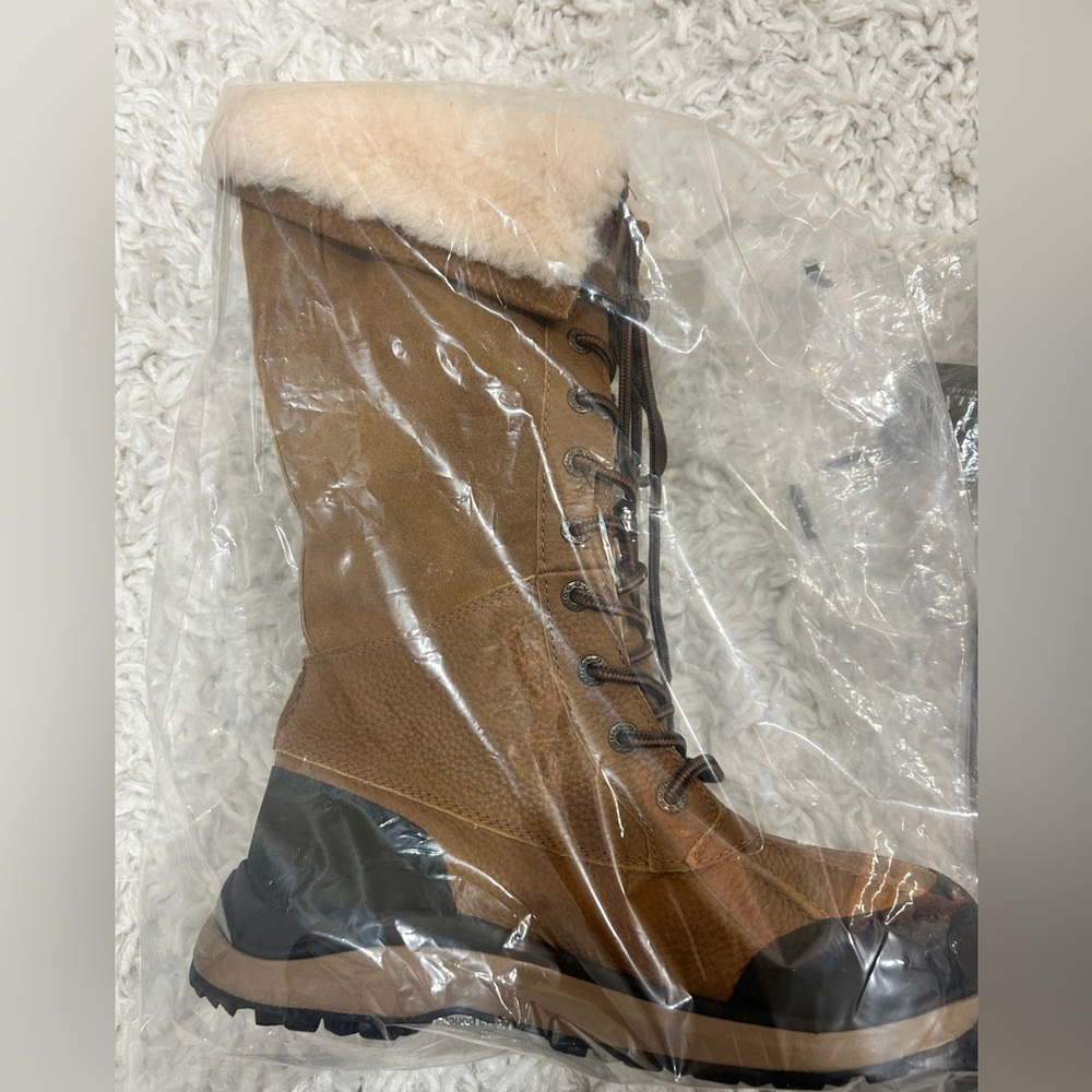 NWT UGG Adirondack III Waterproof Tall Boot Sheepskin Leather Outdoor Shoes 8 - Picture 7 of 8